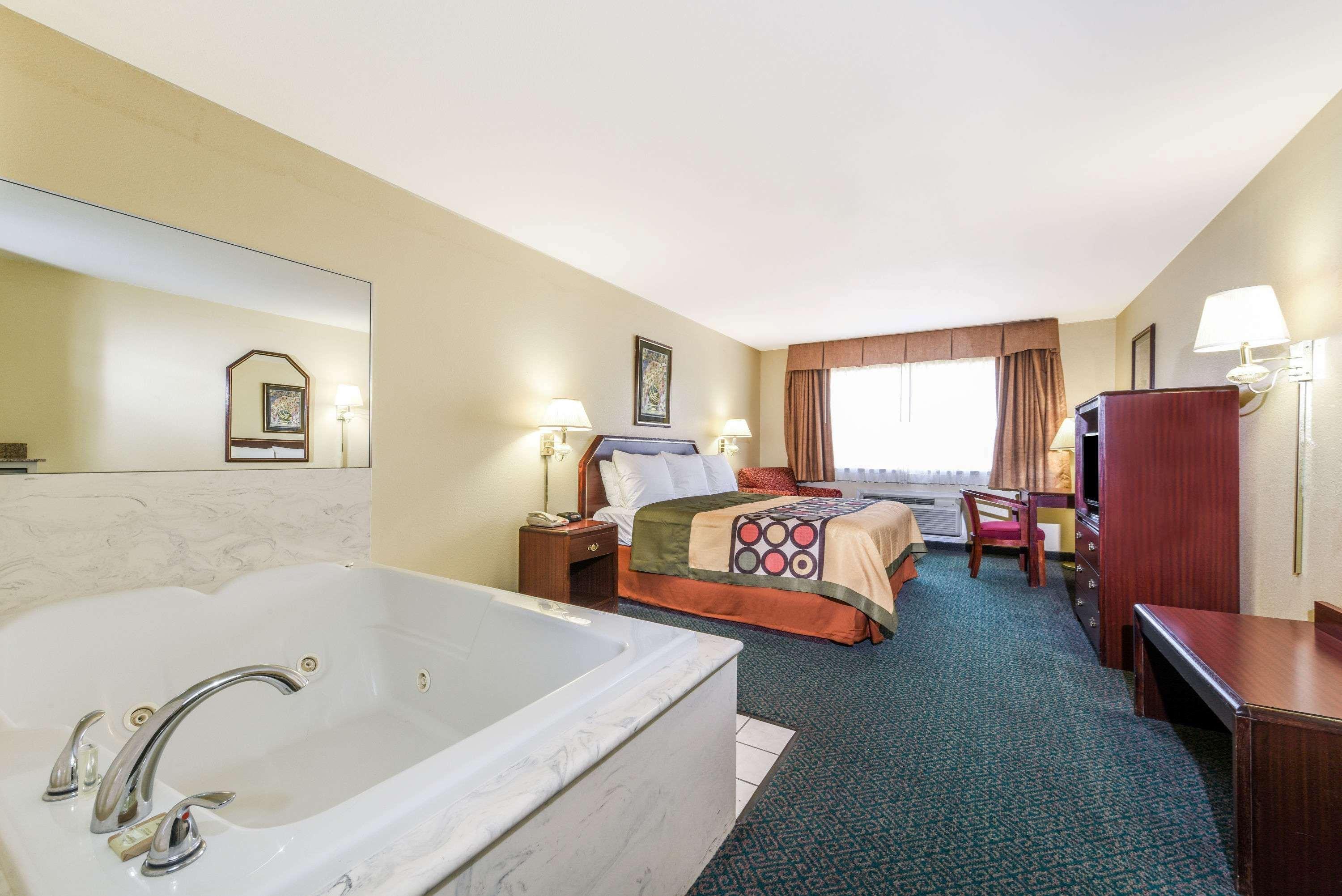 Super 8 By Wyndham Burleson Fort Worth Area Exterior foto
